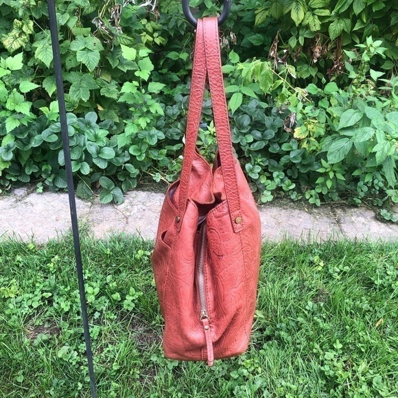 American Leather Company Liberty Shopper  Brandy Tooled Purse - Picture 8 of 11